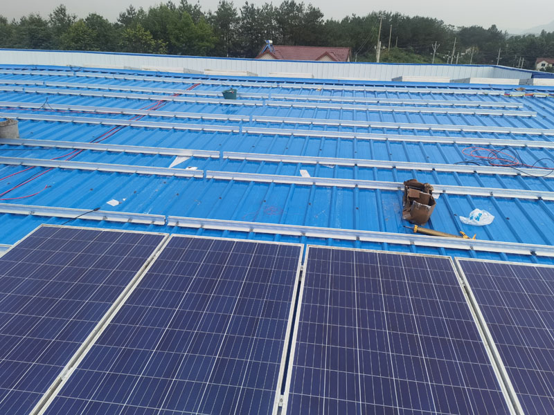 3.5MW-Hubei سقف معدني صغير السكك الحديدية نظام تركيب الطاقة الشمسية