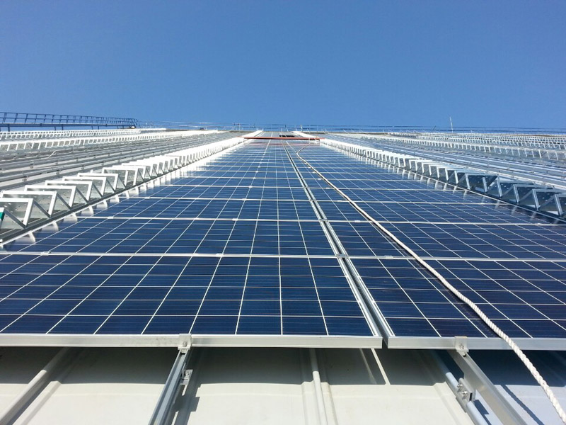 3.31 MW-Croatia نظام الطاقة الشمسية الكهروضوئية المثبت على السقف المعدني