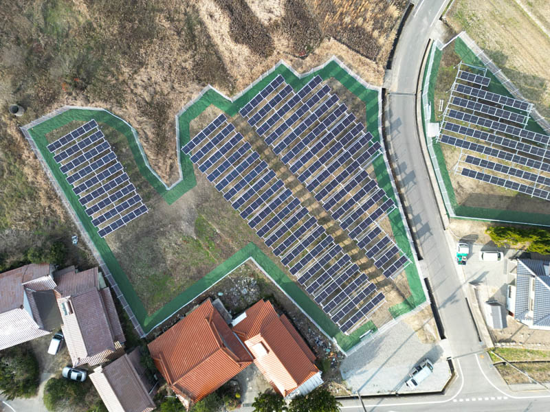 1.97 ميغاواط - فرنسا الخلايا الكهروضوئية: الطاقة الشمسية والزراعة